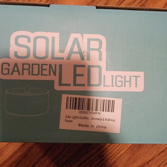 NIB 12 pack Solar Outdoor LED Lights - Picture 2 of 11